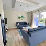 Svantovit - Exklusives Mit Sauna, Whirlpool-wanne Und Kamin Putgarten