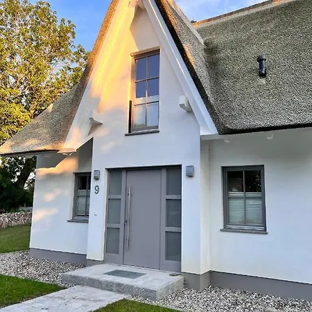 Svantovit - Exklusives Mit Sauna, Whirlpool-wanne Und Kamin 펜션 Putgarten