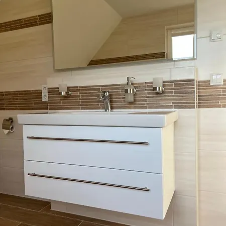 Svantovit - Exklusives Mit Infrarotsauna, Whirlpool-wanne Und Kamin * Putgarten